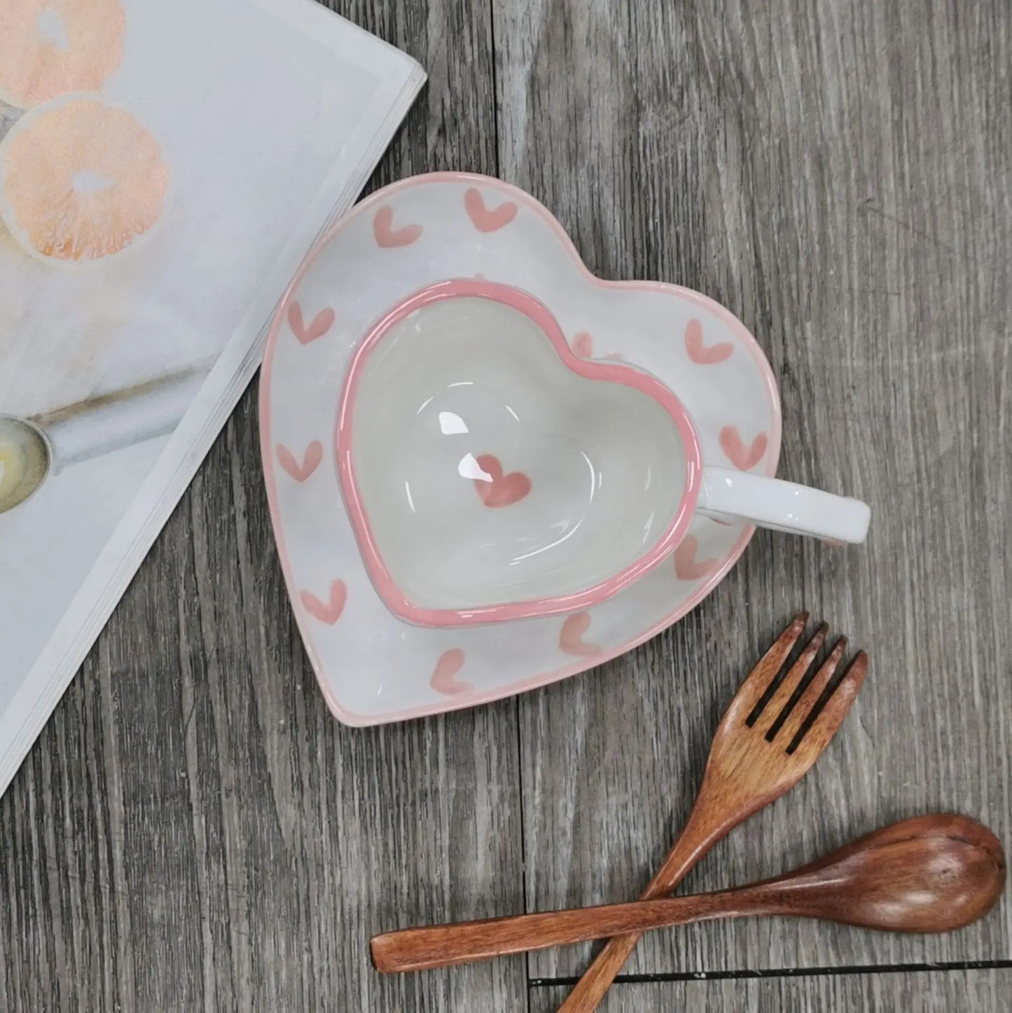 Tasse fantaisie peinte à la main de 250 ml avec poignée en forme de cœur, idéale pour l'eau et le lait, jolie tasse à café en céramique rose faite à la main