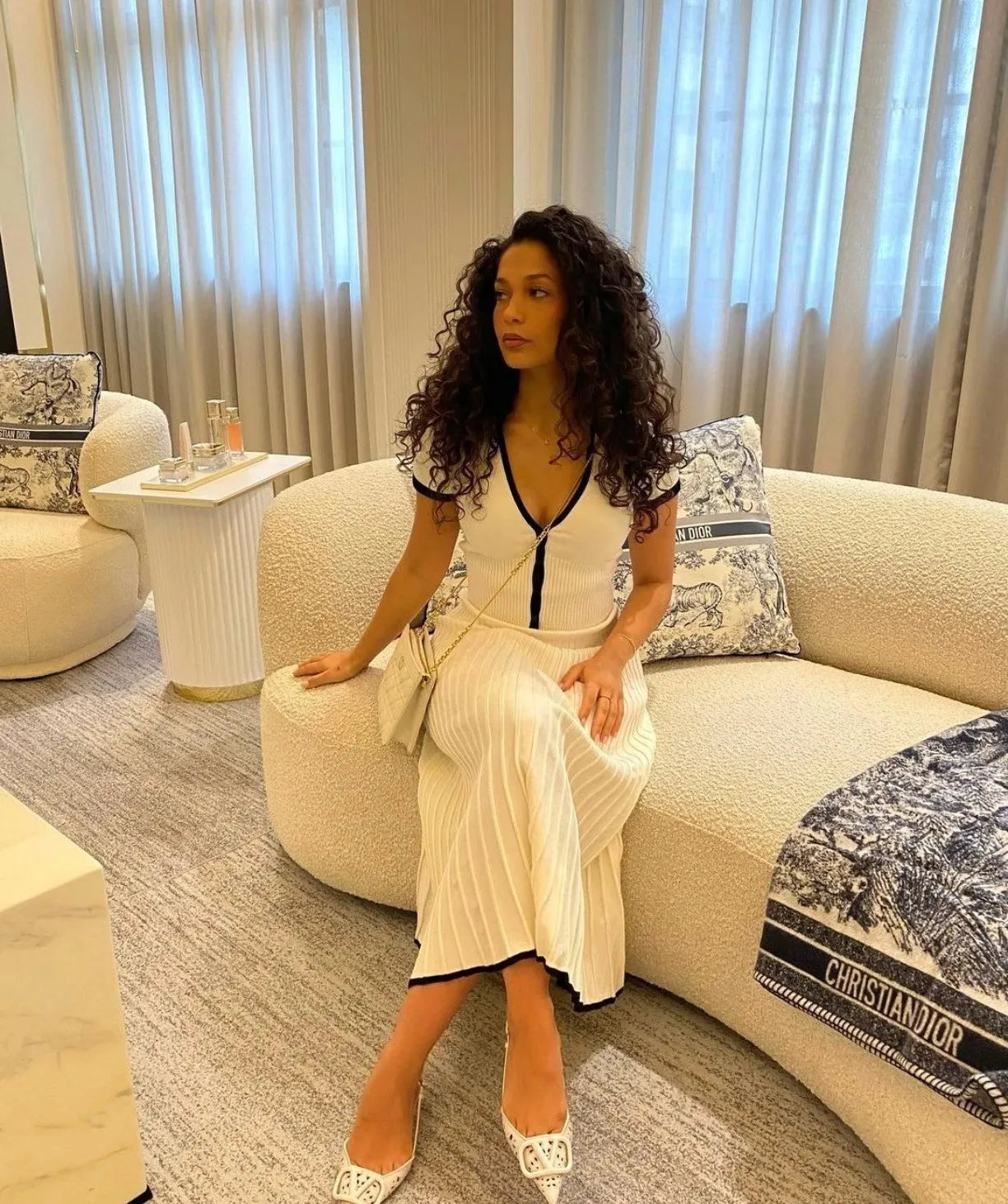 Été Femmes Blanc Longue Jupe Costume Manches Courtes Col V Crop Top Plissé Ensemble Élégant Robe 2 Pièces Jupe Ensemble