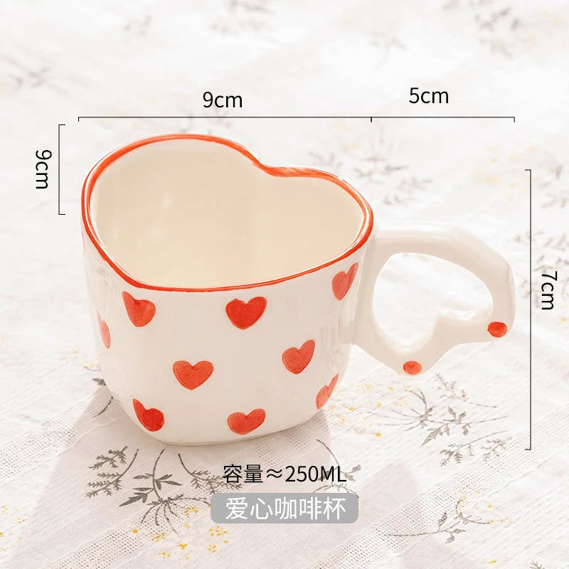Tasse fantaisie peinte à la main de 250 ml avec poignée en forme de cœur, idéale pour l'eau et le lait, jolie tasse à café en céramique rose faite à la main