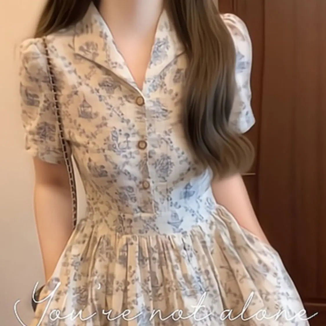 French Retro Floral Mid-length Style for Women with Waist-hugging and Short-sleeved A-line Dress