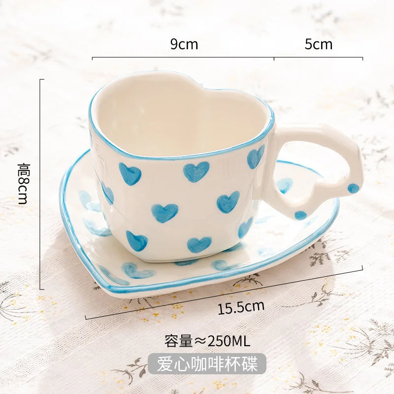 Tasse fantaisie peinte à la main de 250 ml avec poignée en forme de cœur, idéale pour l'eau et le lait, jolie tasse à café en céramique rose faite à la main
