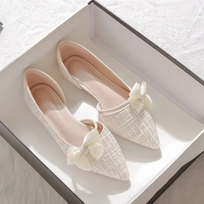 Chaussures pour femmes avec nœud et bout pointu, chaussures de soirée blanches élégantes et tendance, en soldes 2025, tendance, vacances, jeunes