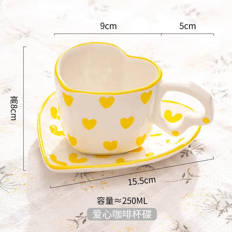 Tasse fantaisie peinte à la main de 250 ml avec poignée en forme de cœur, idéale pour l'eau et le lait, jolie tasse à café en céramique rose faite à la main